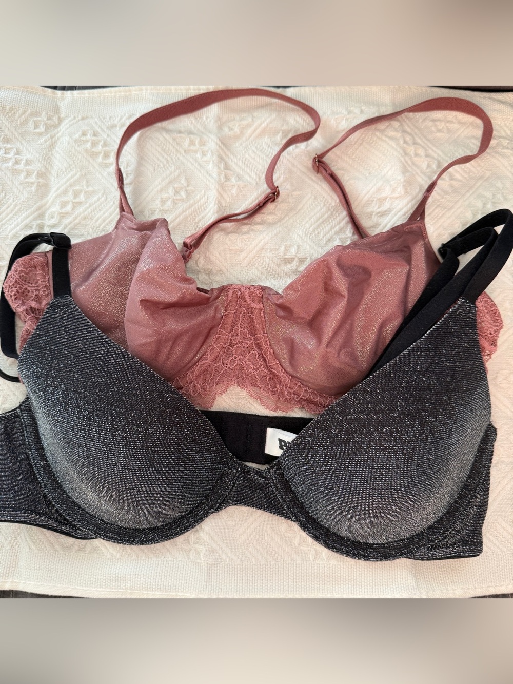 Victoria’s Secret PINK Bras Lot of 2 32A 34B Shimmer Lace Underwire Bundle